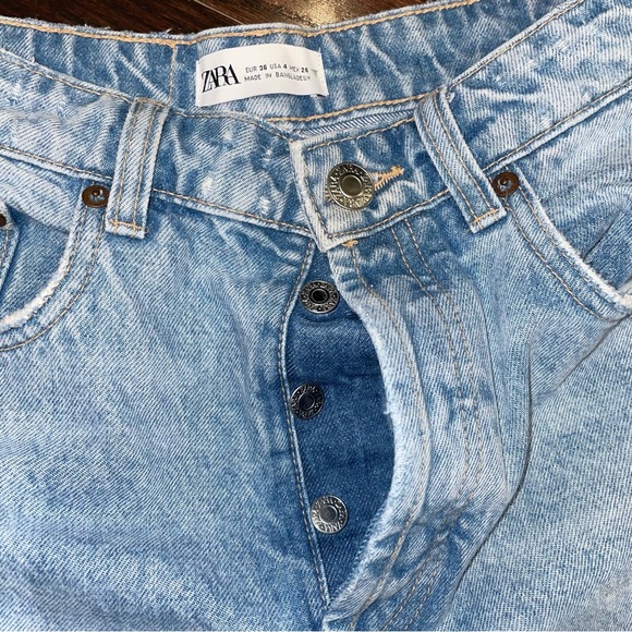 Zara Light Wash Straight Leg Jeans - Picture 4 of 5